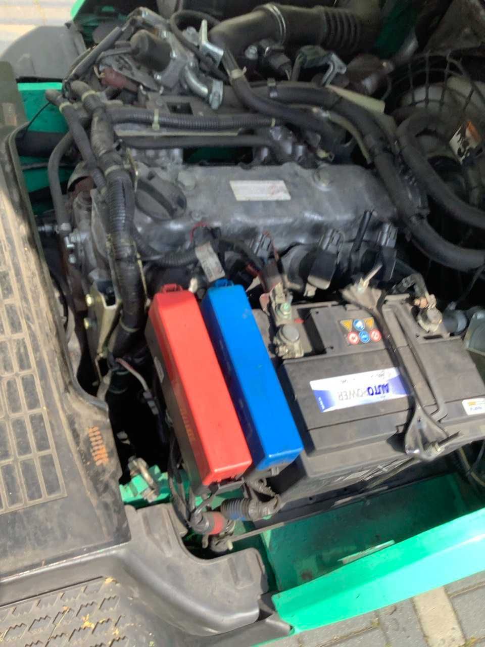 Gazowy wózek widłowy Mitsubishi FG25, triplex, 2012r.
