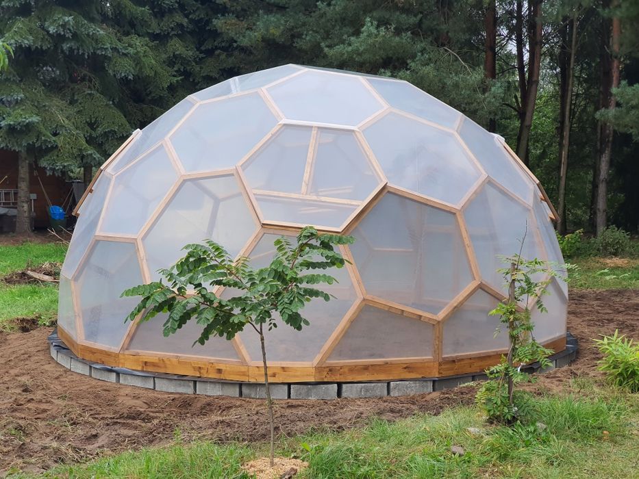 Kopuła geodezyjna namiot sferyczny igloo zadaszenie basenu jacuzzi