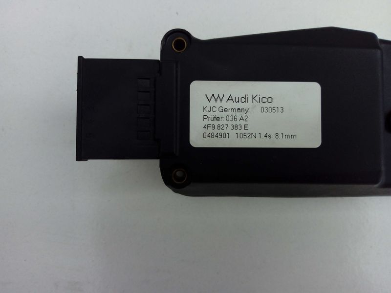 Дотяжка доводчик замок крышки багажника 4F9 827 383 A E Skoda Superb 2