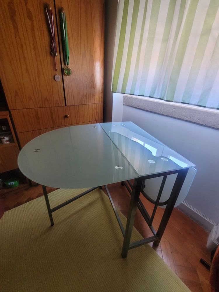Mesa de vidro robusto