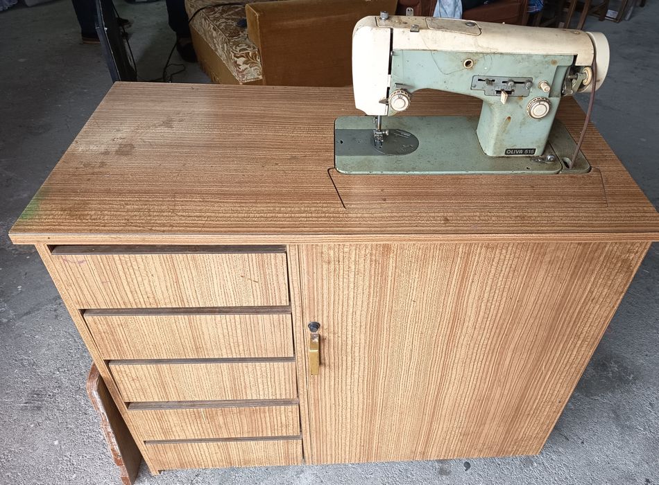 Máquina de Costura Oliva 515
