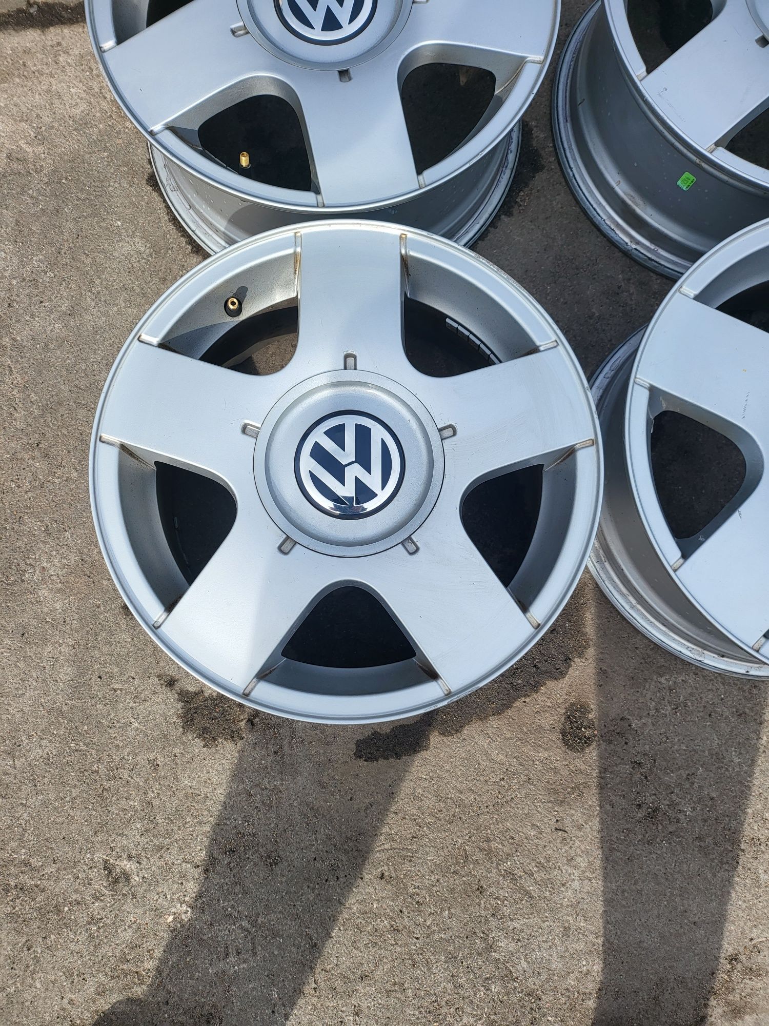 Alufelgi 15 VW Bora Golf IV Polo New Beetle Fox 5x100 ET38