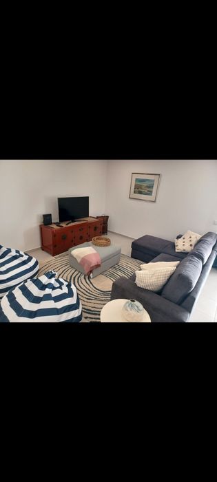 Apartamento com Piscina e Garagem Nazaré