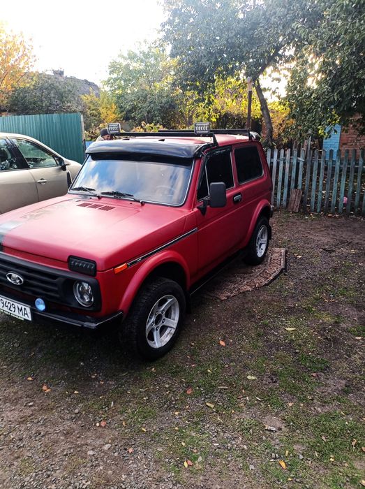 Продам ниву 2121