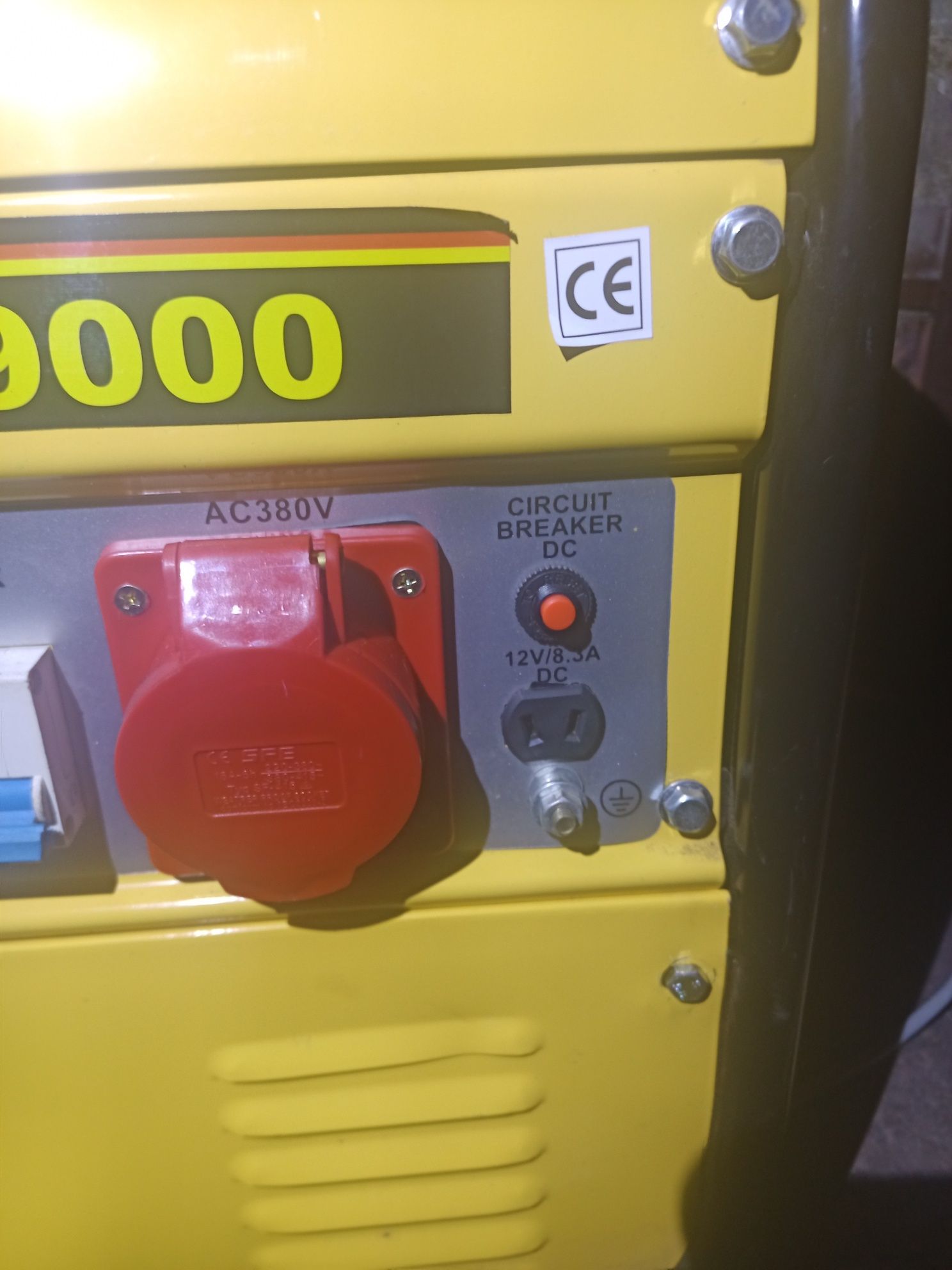 Генератор бензин 3.8KW/230v.  7.2KW/400v.