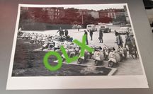 Archiwalne zdjecie ze zjazdu FIM Kraków 1962 skuter Lambretta IWL