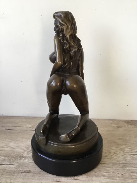 Скульптура НЮ, бронза, мрамор, авторская работа.