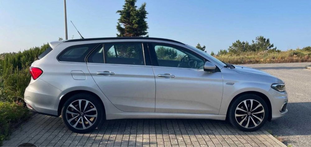 Alugo viaturas para uso particular.