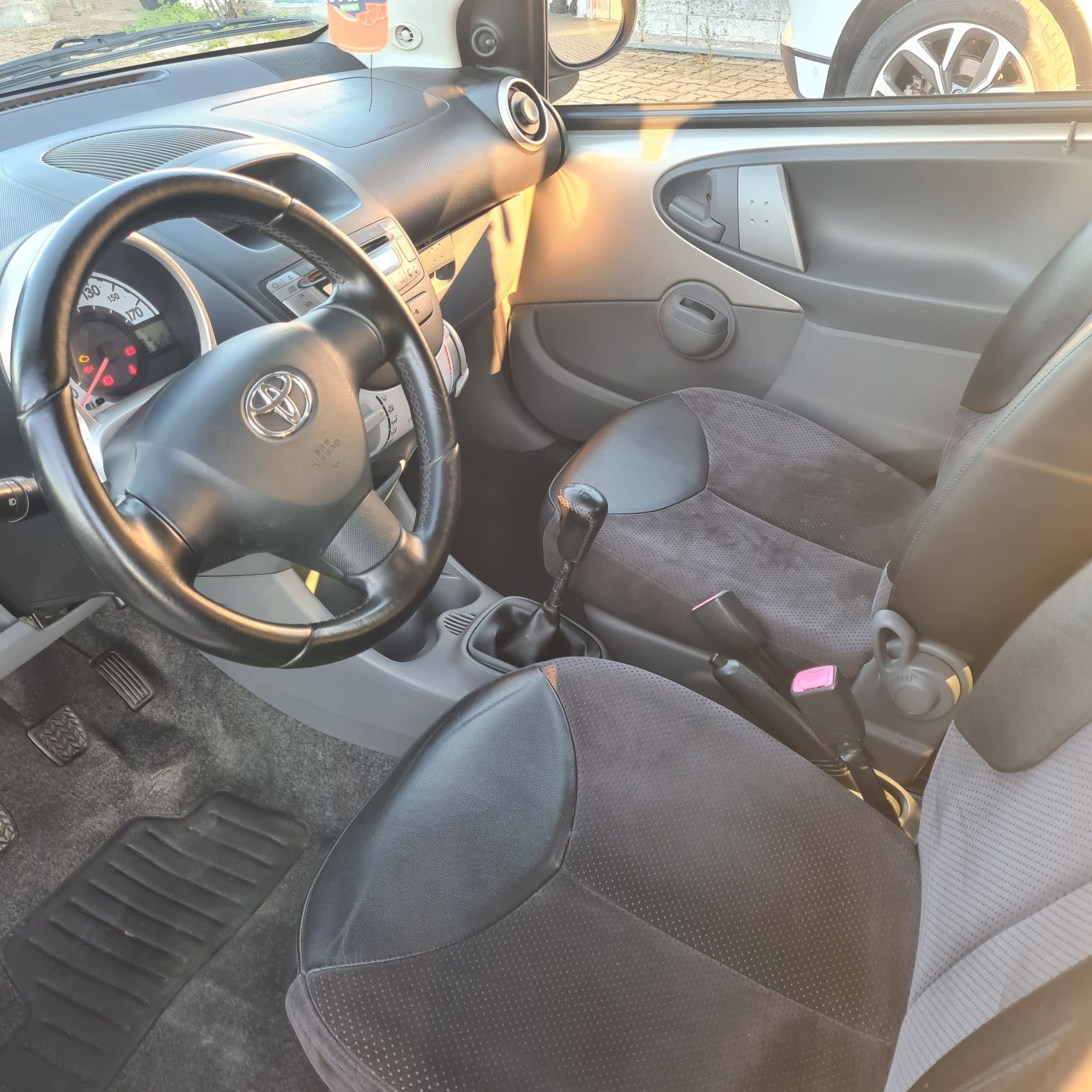 Toyota aygo 2007  ar condicionado vidros  eléctricos  150 mil km