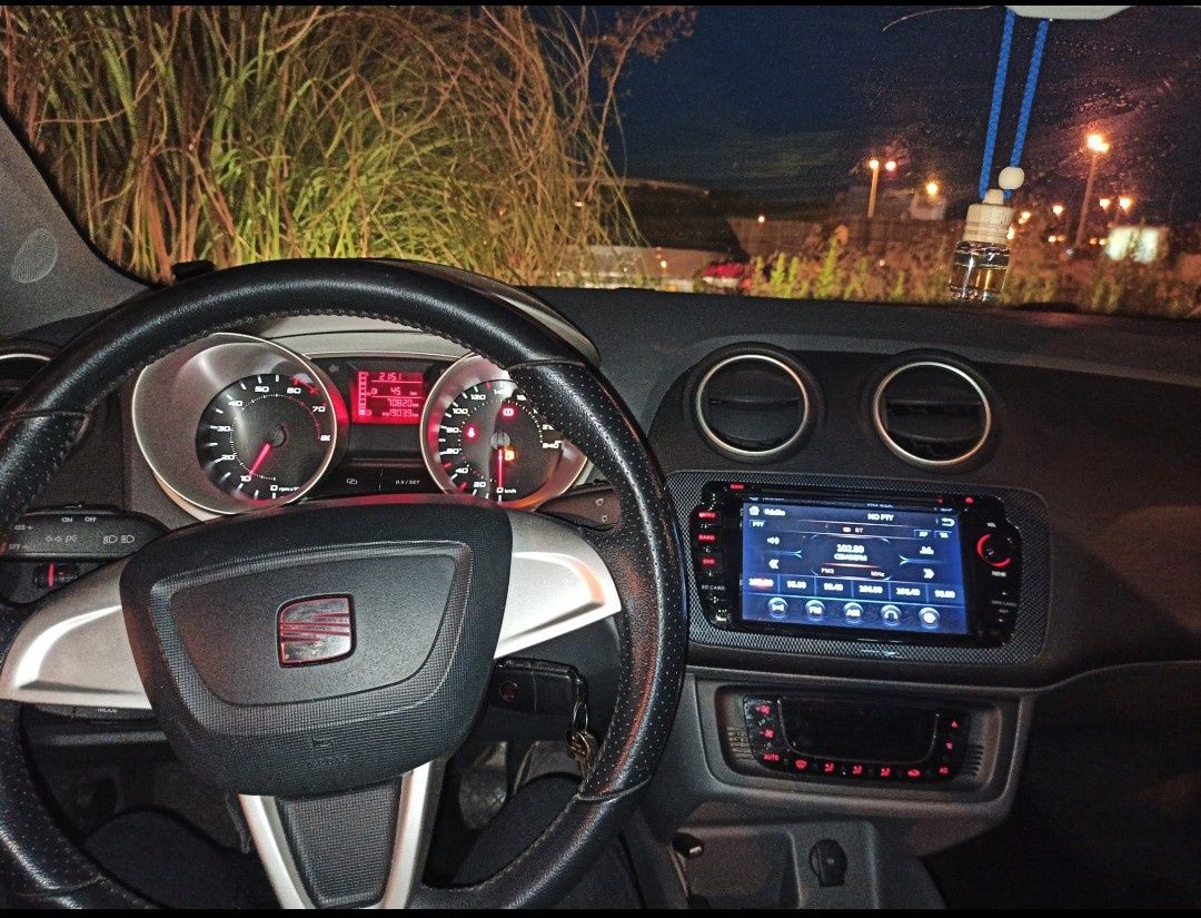 Seat Ibiza 6j poucos km