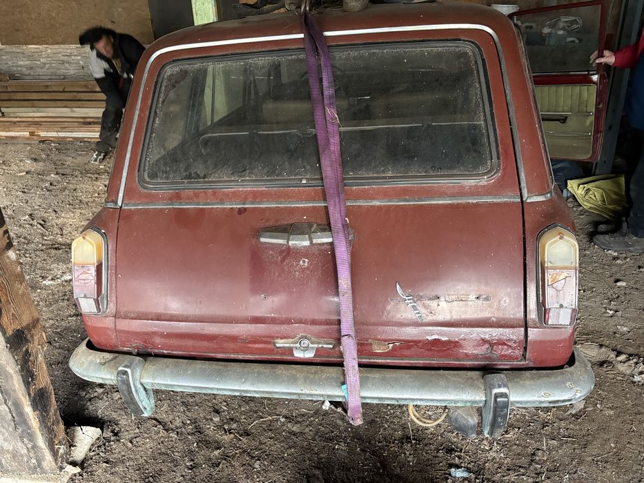 Samochód Żyguli VAZ 2102 Łada kompletny środek brak silnika