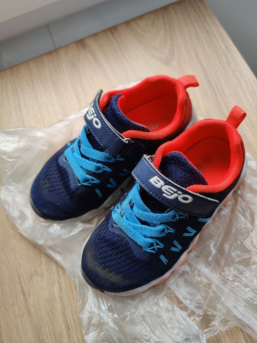 Sportowe buty adidasy dziecięce 28 bejo