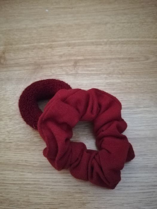 Elásticos vermelhos
