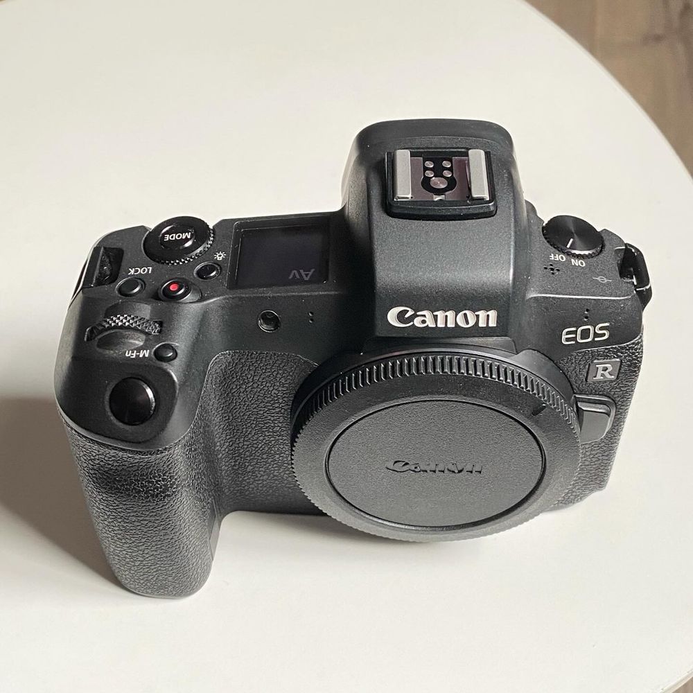 Фотоапарат Canon R