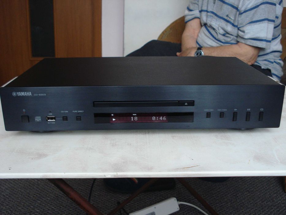 CD-програвач "Yamaha" CD-S303