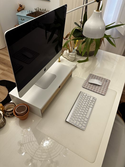 iMac 21.5”, mid2014, i5, 8GB RAM, 500GB SSD