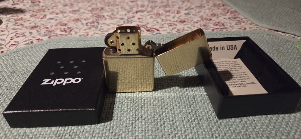 Zapalniczka ZIPPO BRASS HIGH POLSHED Wiatroodporna Benzynowa