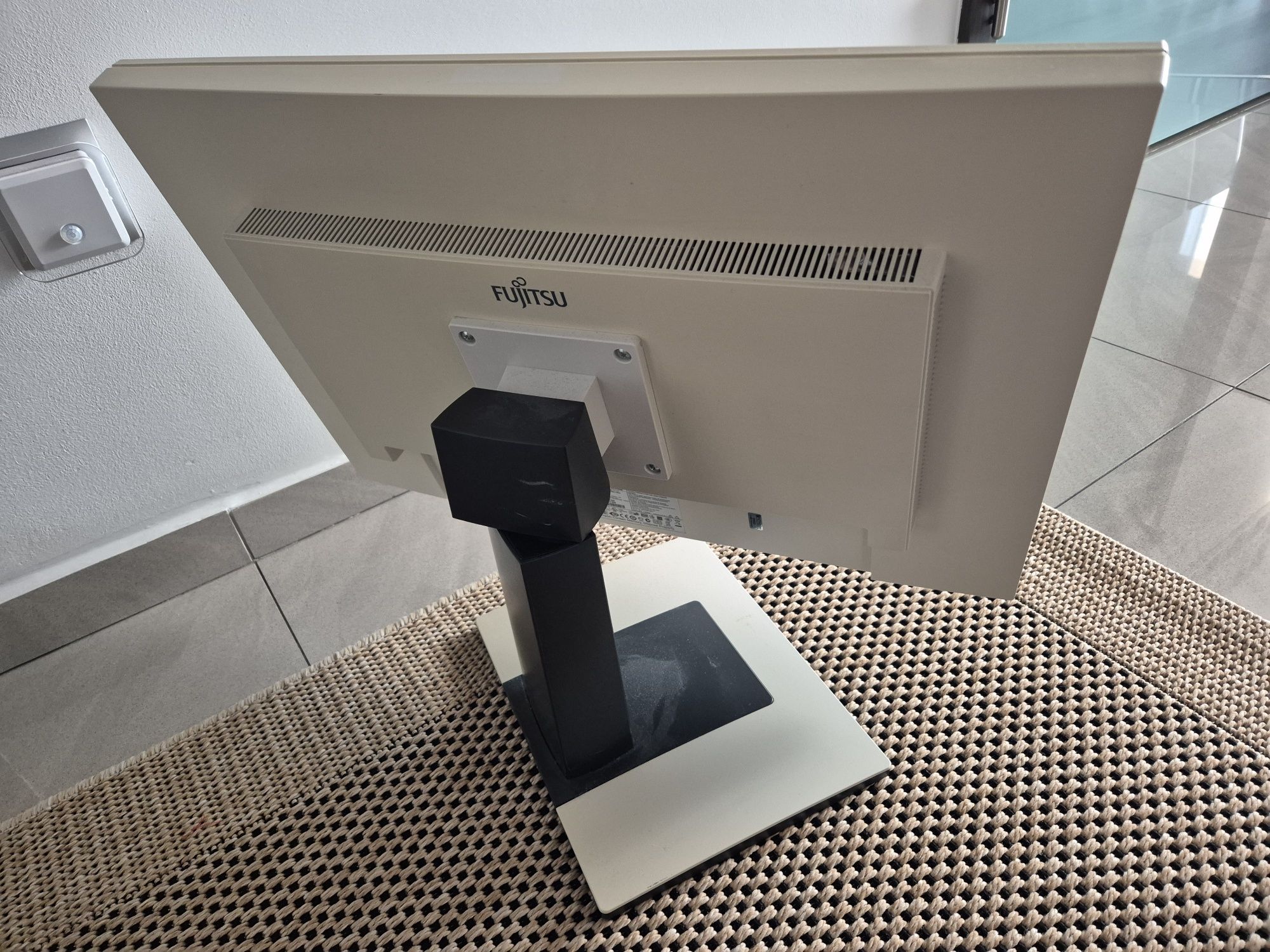Monitor firmy  Fujitsu