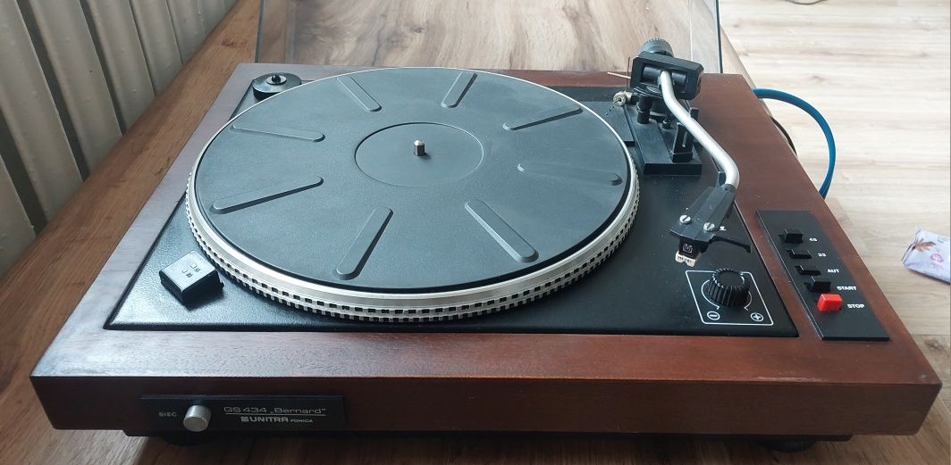 Gramofon  "Bernard" GS 434