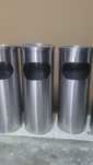 Caixotes do lixo com cinzeiro inox