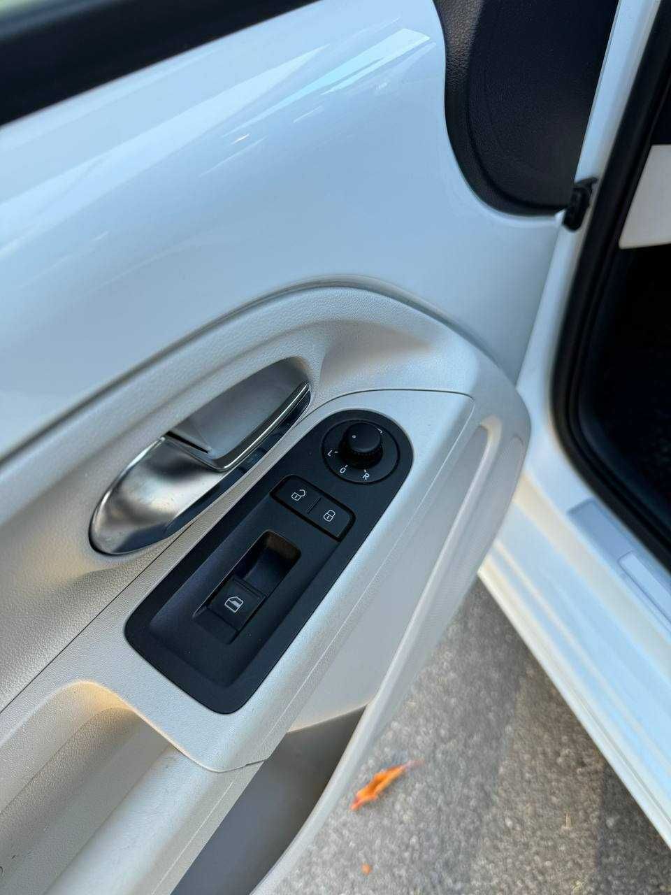 Volkswagen e-Up електро авто