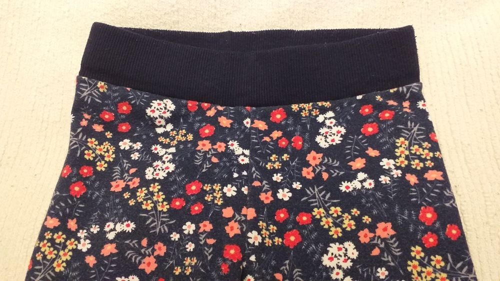Spodnie ocieplane meszkiem kwiatki r. 128-134