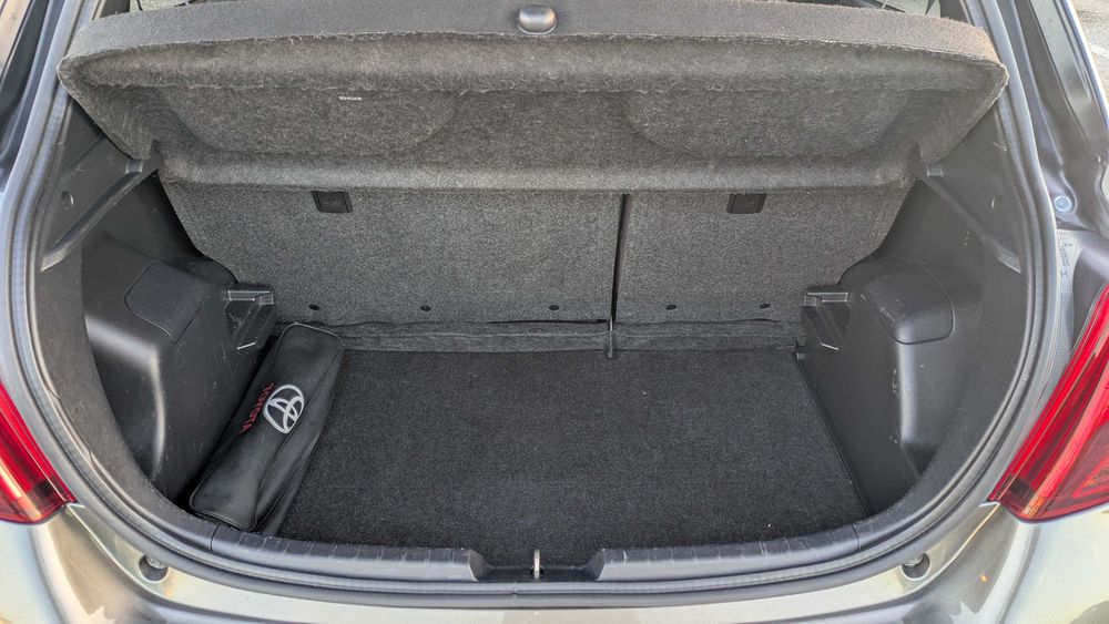 Toyota Yaris Hybrid HSD Square Collection - 2016