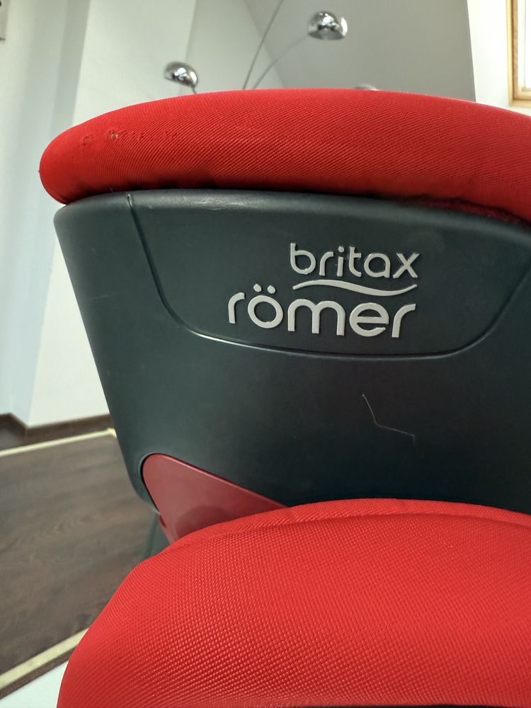 Fotelik samochodowy Britax-Romer Kidfix 2R 15-36 kg