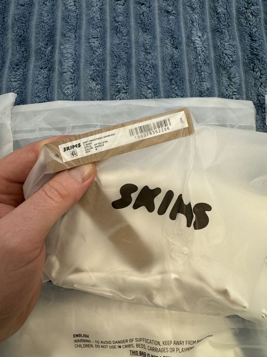 Футболка Скімс Skims Soft smothing seamless. Нова. США. Масляна тканин