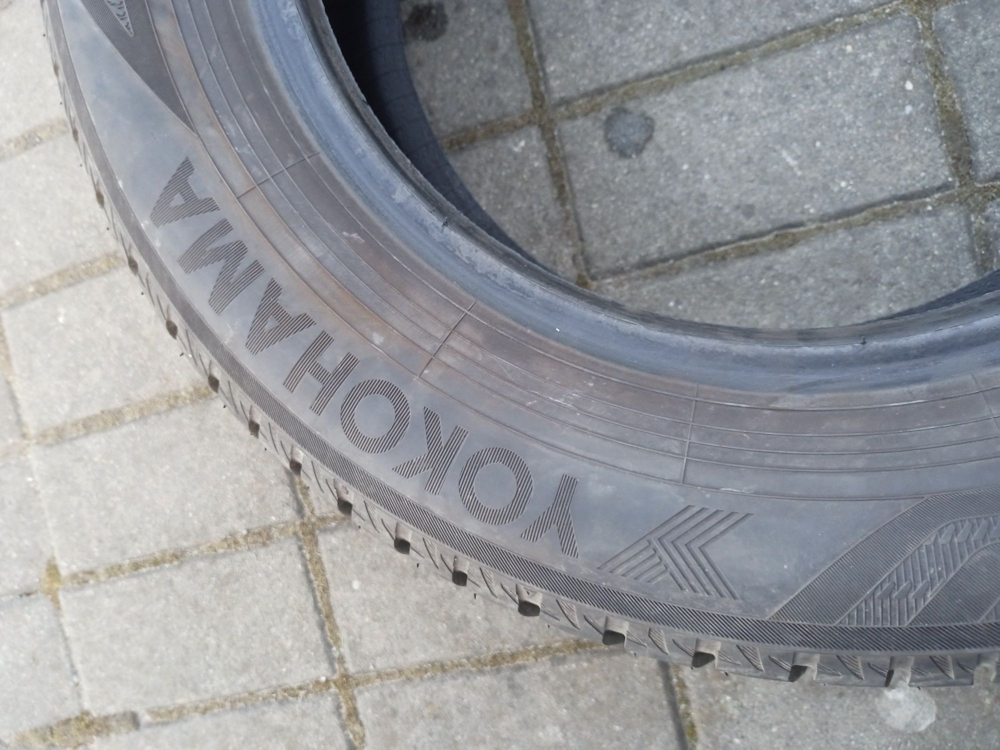 Opony 185/65 R15 Yokohama Bluearth Winter V906