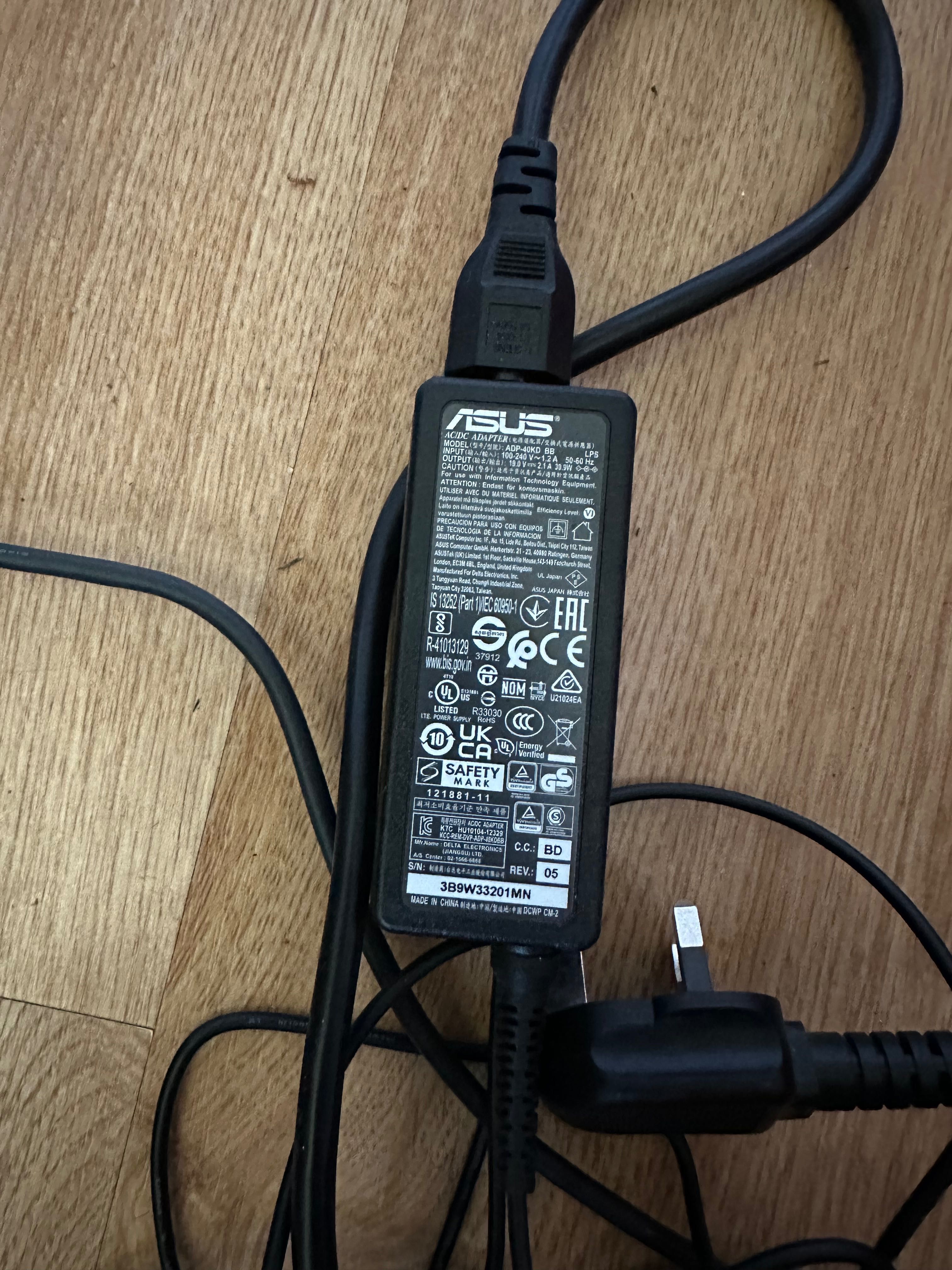 Monitor Asus VG24VQE