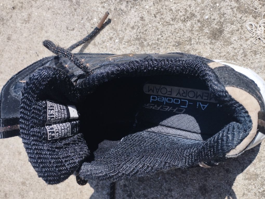 Skechers como novas