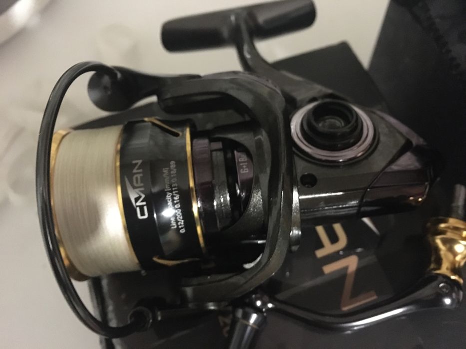 Продам катушкі азура олівія 2025 року  лежить просто