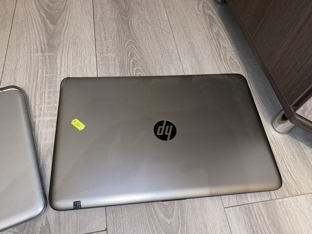 Laptop hp 2 szt do naprawy lub na części .