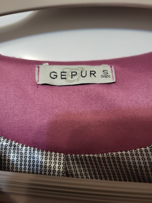 Костюм жіночий зі спідницею, твідовий,дуже гарний