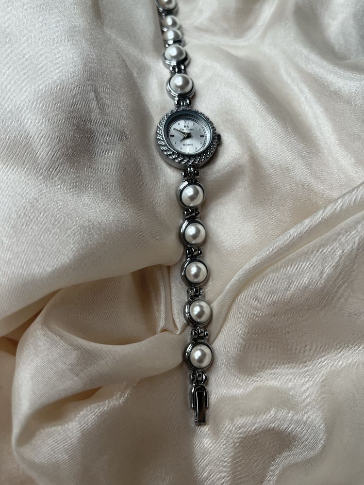 Srebrny zegarek w stylu vintage nowy