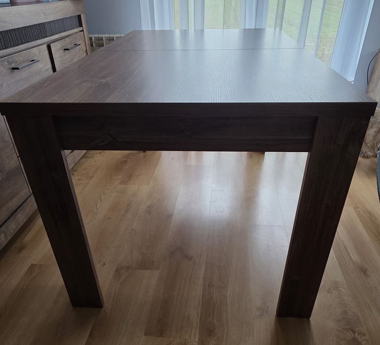 Stół do salonu, jadalni