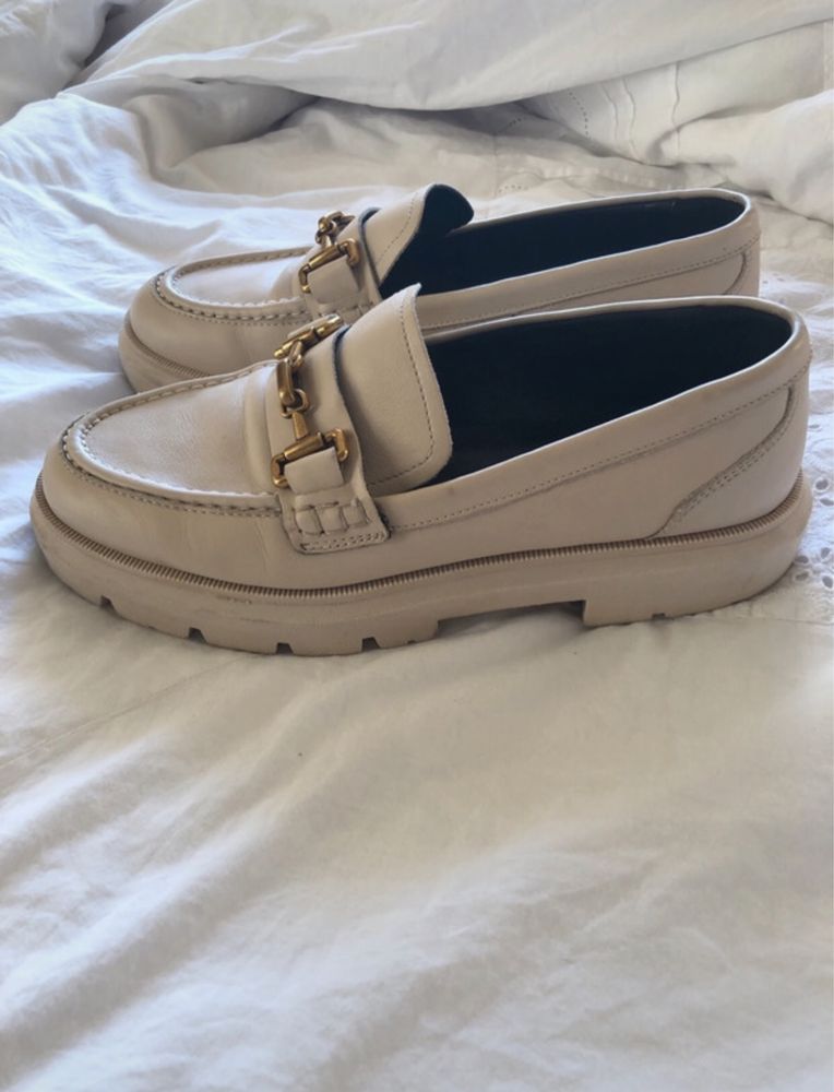 Mokasyny beżowe Massimo Dutti 38