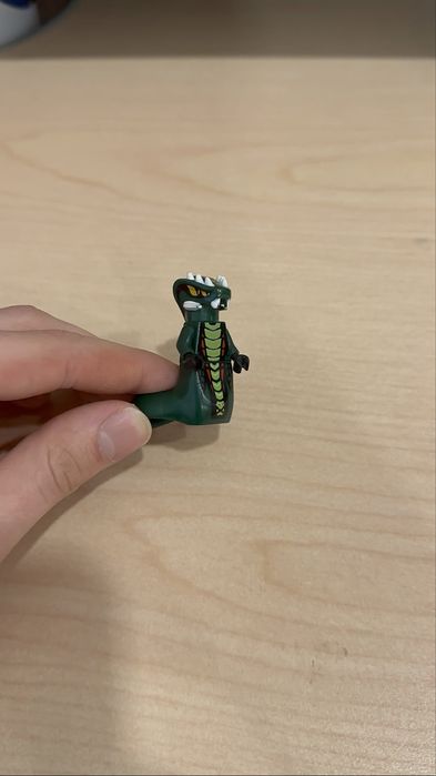 Lego ninjago мініфігурка ацидікус