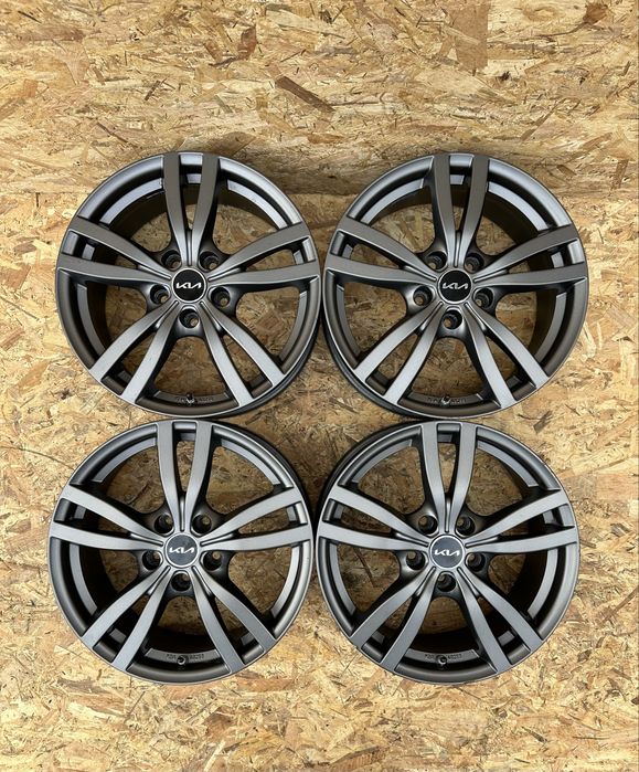 Диски5.114.3 R17 ET50 ЦО(діа)67.1 KIA титани диски