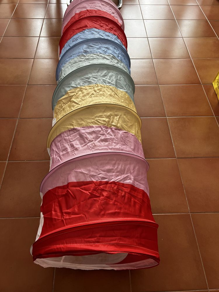 Tendas tipi (2) + túneis (2)