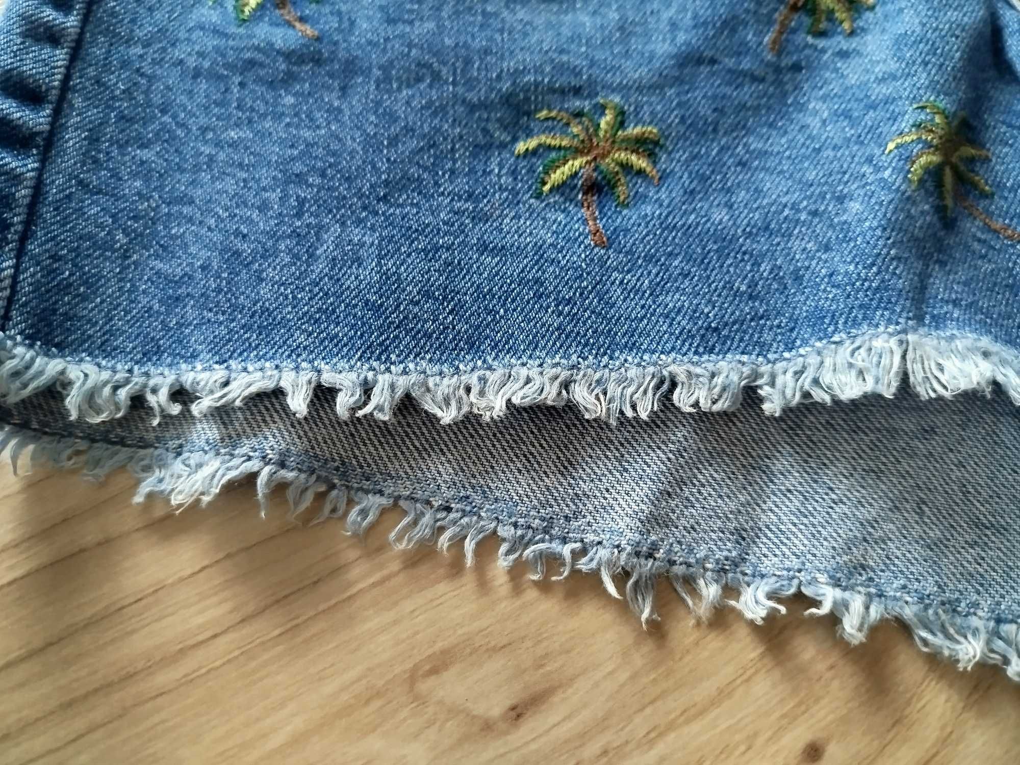 Spodenki damskie krótkie jeansowe używane, rozmiar 34 (XS)