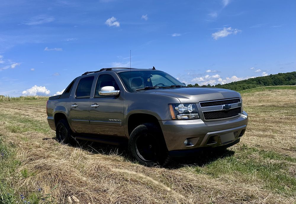 Chevrolet Avalanche Chevrolet Avalanche LTZ Pickup 4x4 Gaz BRC V8