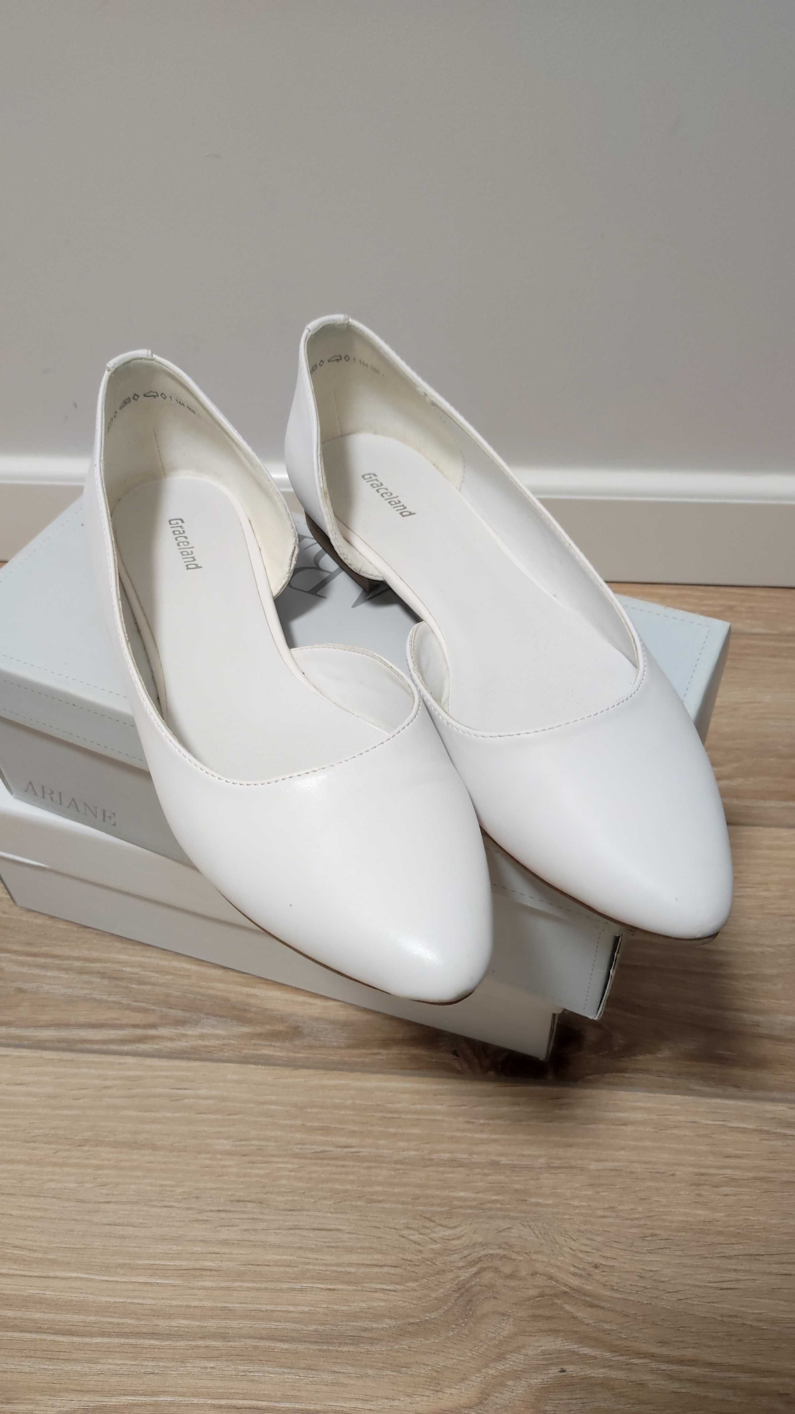 Białe ślubne ślub panieński baleriny Graceland 41