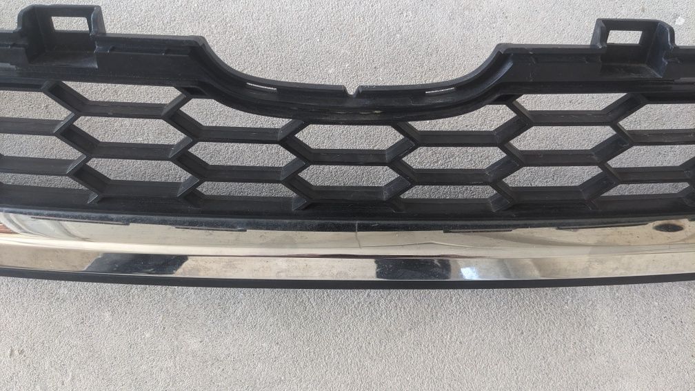 Grill dolny CR-V IV atrapa listwa