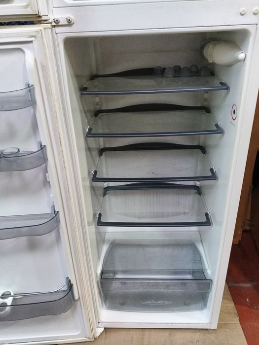 Холодильник Snaige