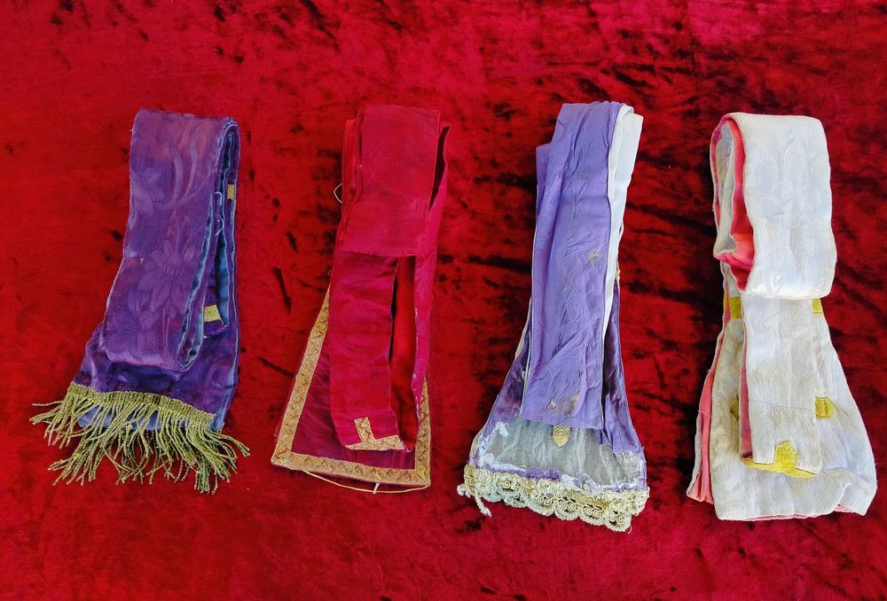 Stare zabytkowe stuły kapłańskie