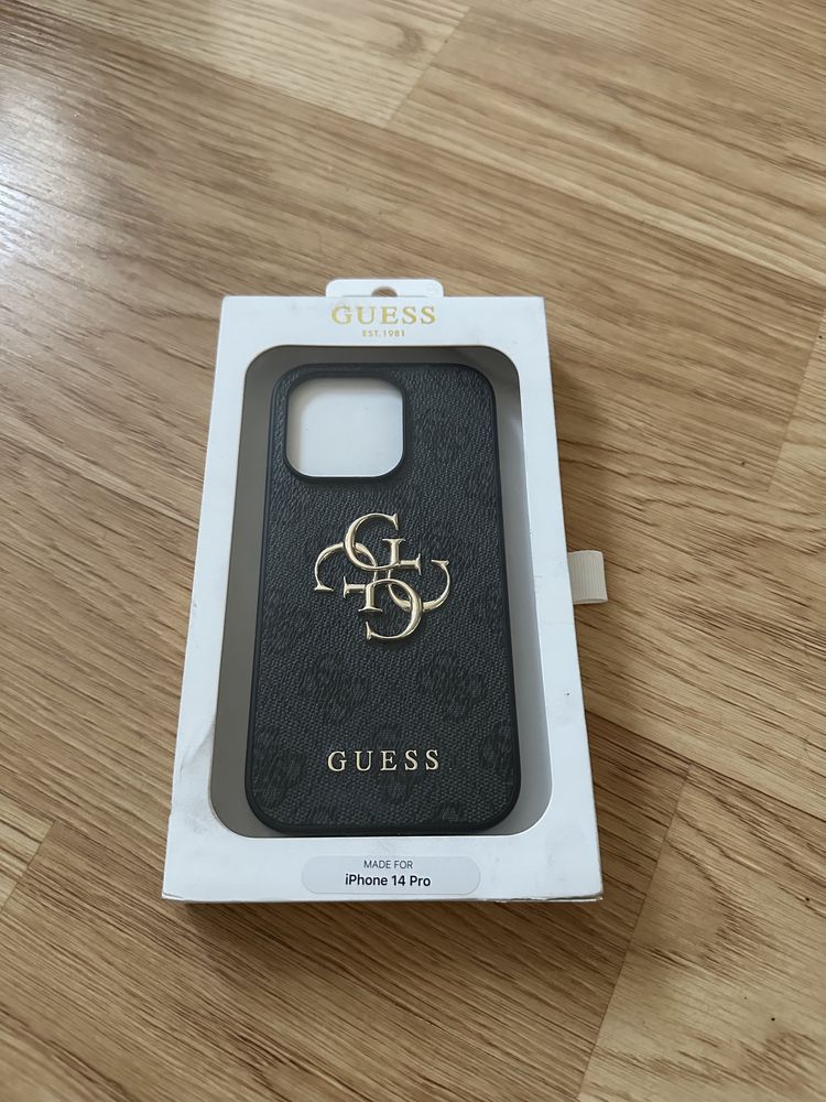 Etui case iPhone 14pro Guess