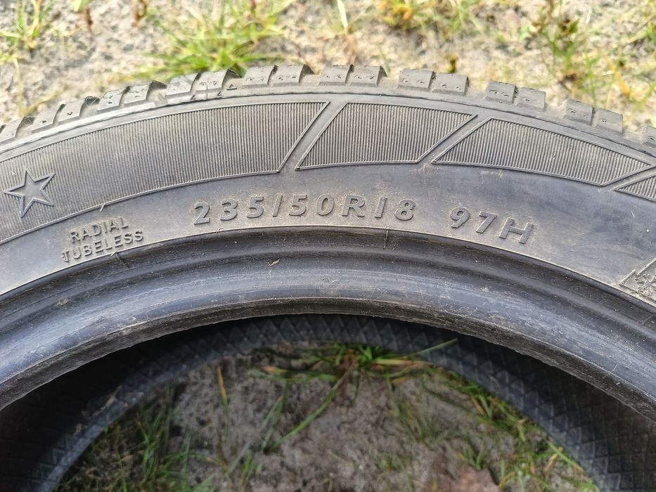 Opony zimowe 235/50/18 4szt