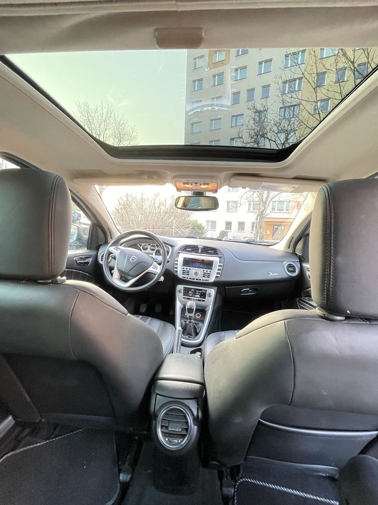 Lancia Delta 1,9 MultiJet niski przebieg